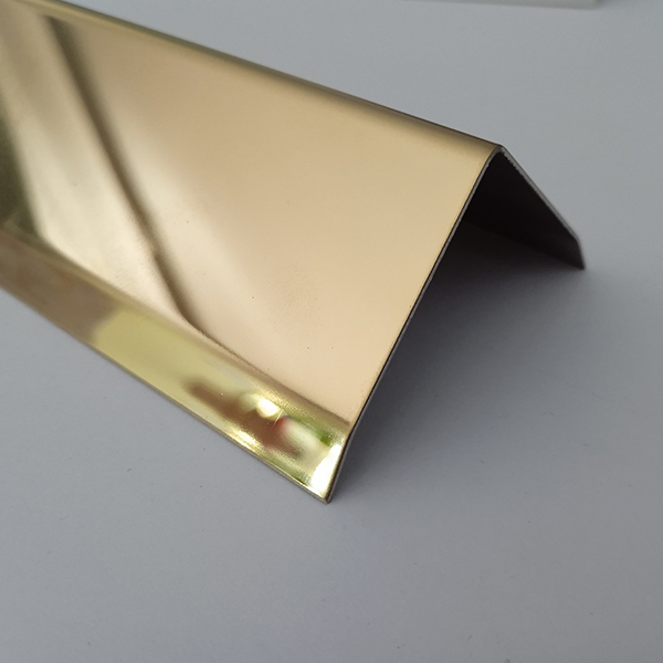 Cornier cu laturi tesite 15x15mm finisaj inox auriu oglinda