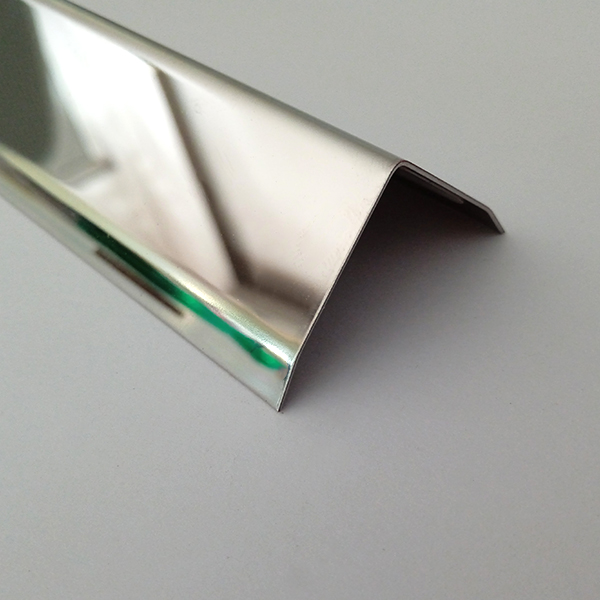 Cornier inox cu laturi tesite, 15x15 mm, finisaj inox oglinda