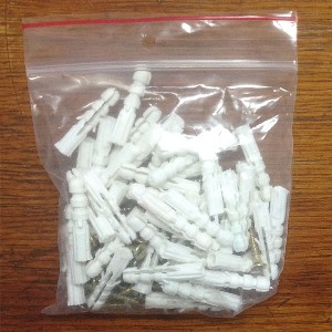 Set holsuruburi si dibluri 3,5x30 mm- 50 bucati, auriu satinat